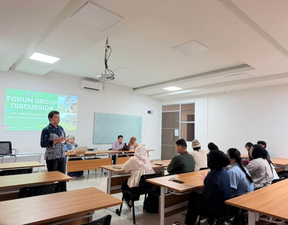 SEBM ITEBA Gelar FGD Bersama Mahasiswa, Rumuskan Visi dan Strategi Hadapi Era Digital SEBM ITEBA Gelar FGD Bersama Mahasiswa, Rumuskan Visi dan Strategi Hadapi Era Digital